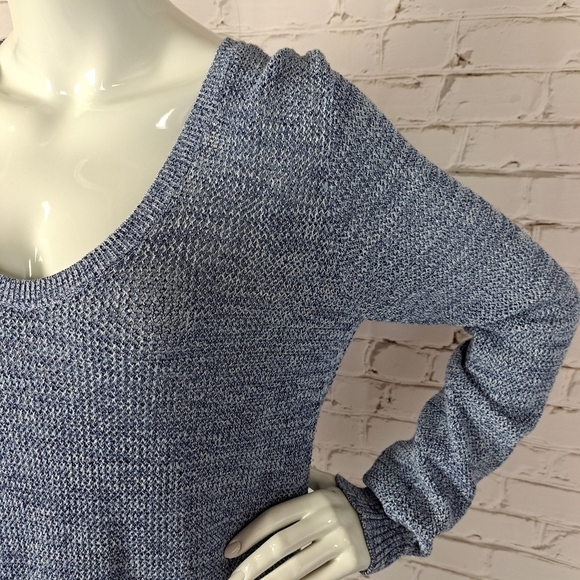 THEORY Women's Scoop Neck Pullover Sweater in Prosecco (Blue/White) - Picture 5 of 12